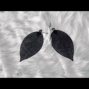 Leaf earring 💕NEW☘️